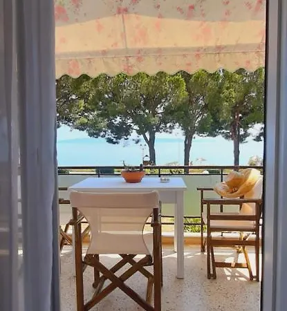 Melina Beachfront Apartmán *